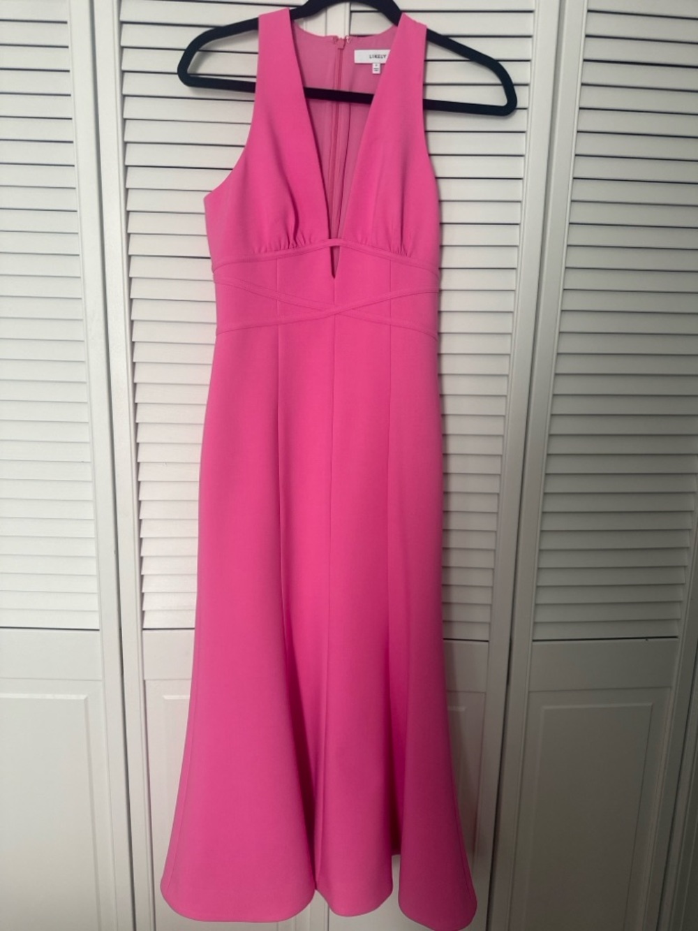Likely Rome Dress Pink Sugar Midi Dress Size 2 V-Neck Fit & Flare